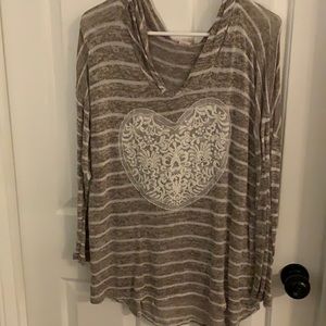 Women’s lightweight pullover